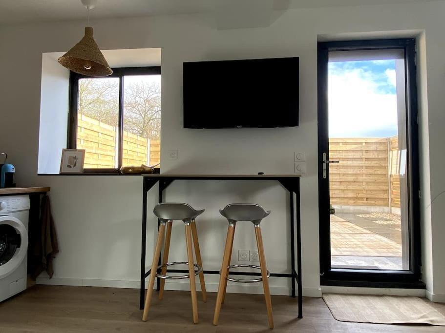 Entre Ville Et Campagne Appartement Cosy Avec Parking Et Terrasse Wood Coutiches Extérieur photo